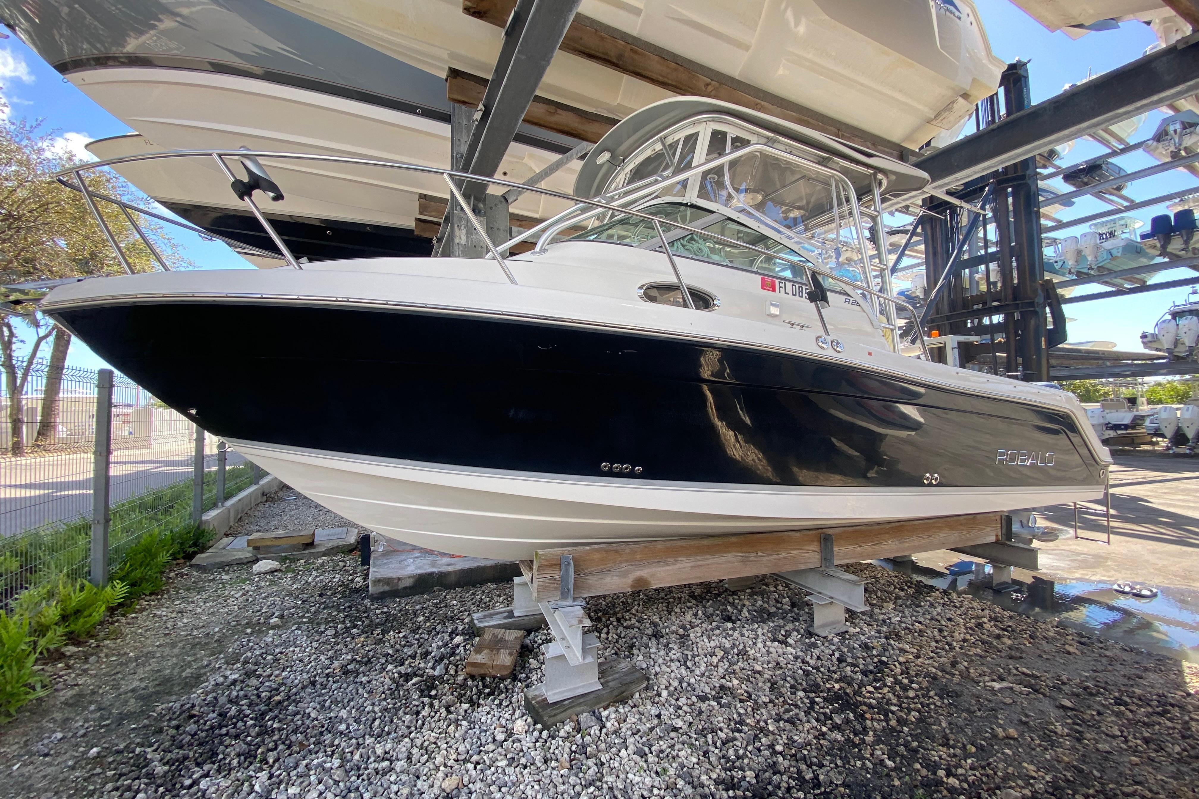 2007 Robalo R265 Walkaround