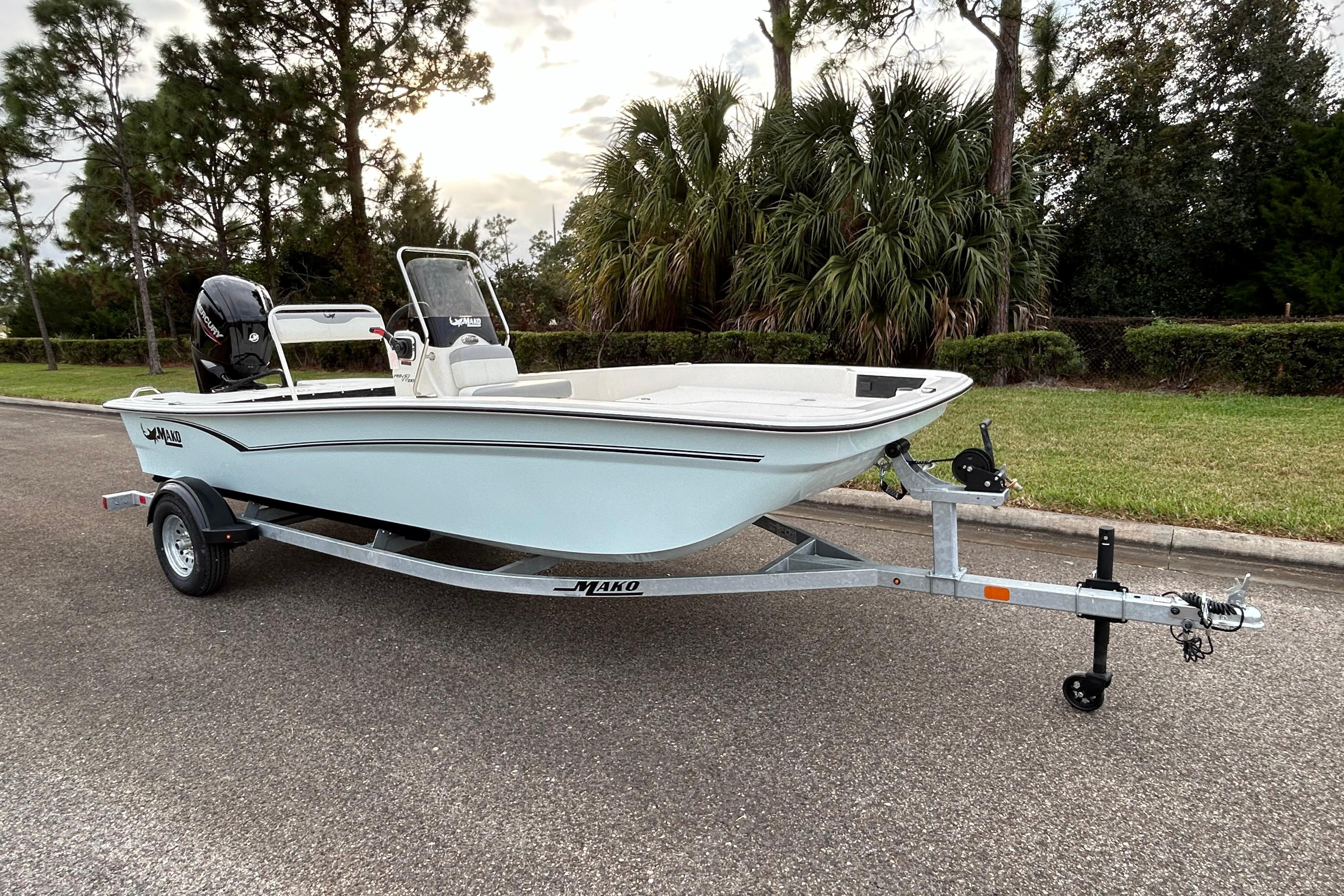 2026 Mako Pro Skiff 17 CC
