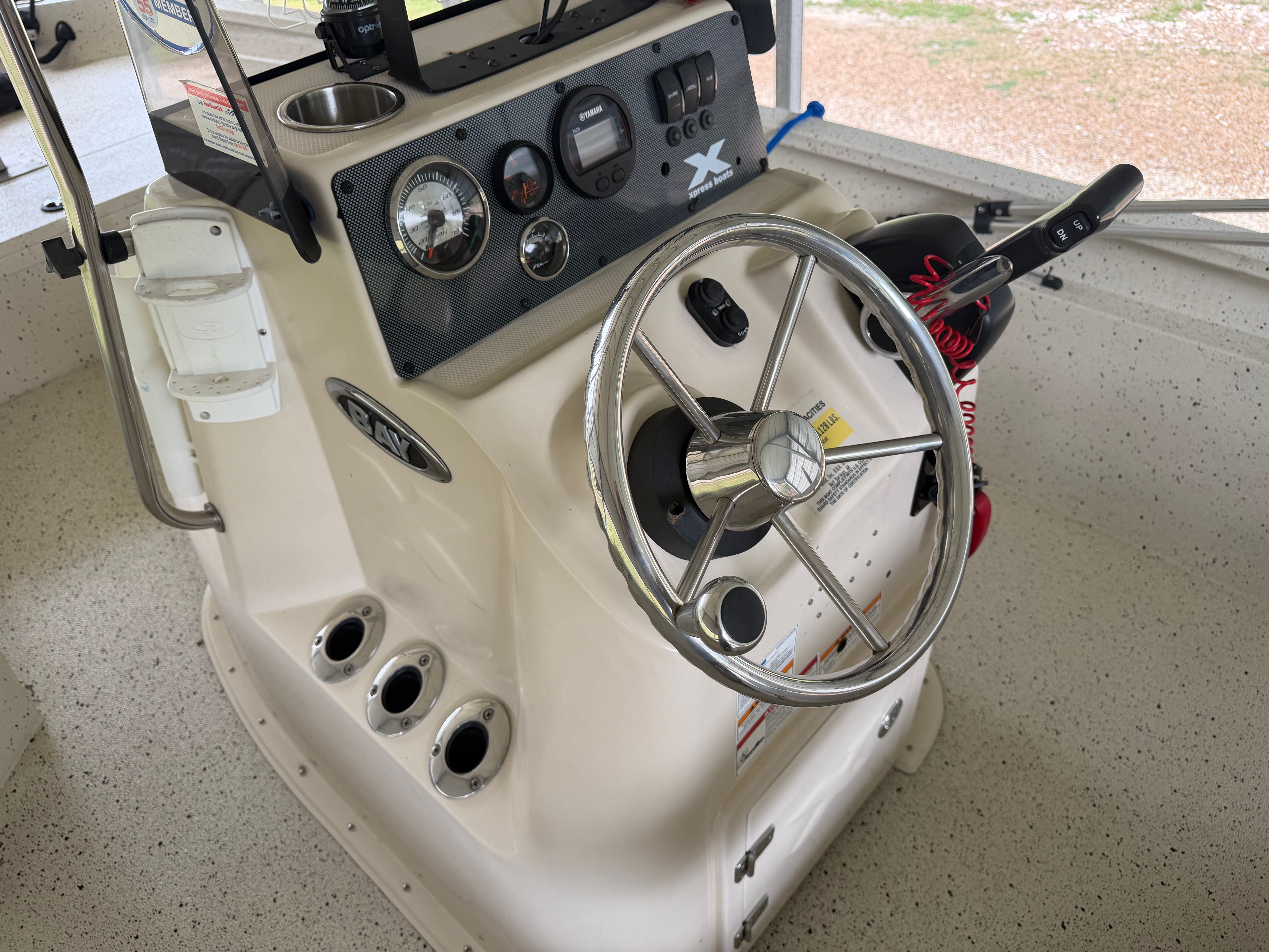 2017 Xpress H20B Bay - 32