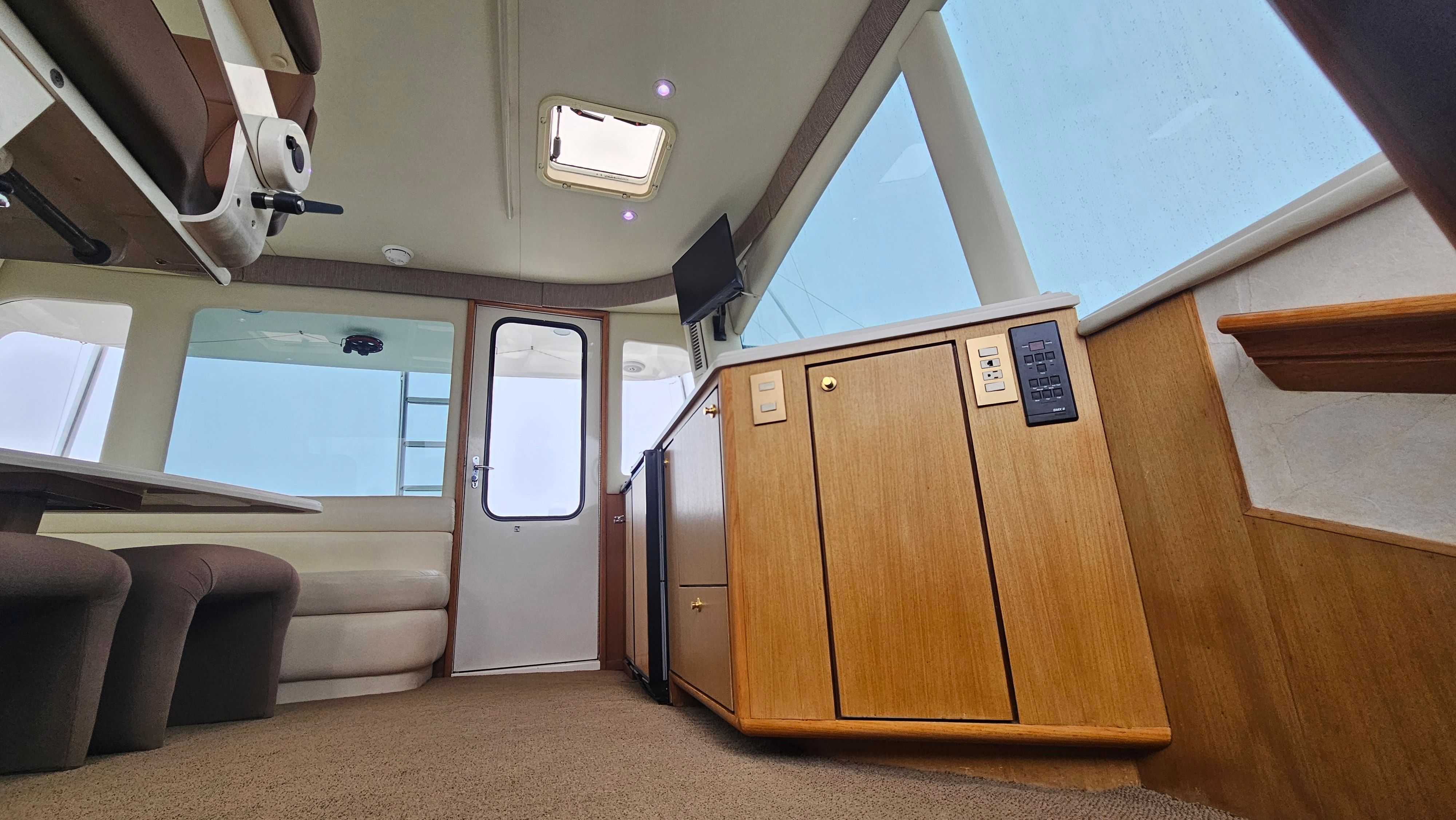 2000 Ocean Yachts 70 Super Sport - 20