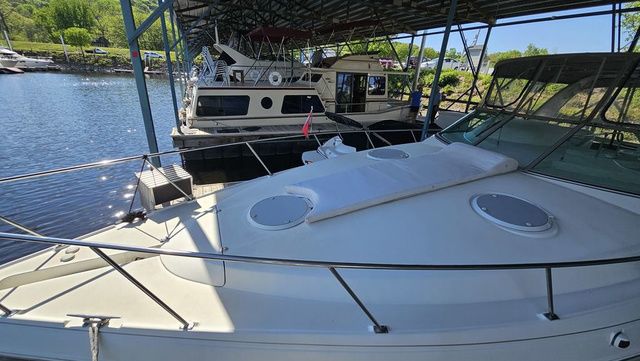 1996 Cruisers Yachts 3570 Esprit - 4