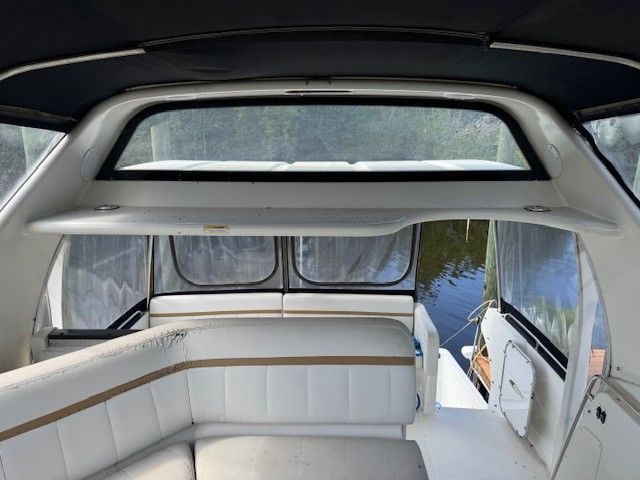 2005 Carver 41 Cockpit Motor Yacht - 11