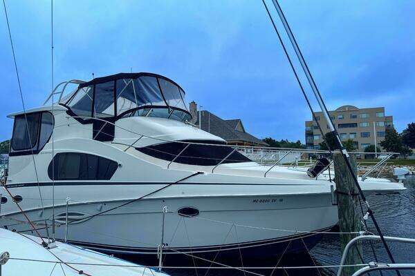 2005 Silverton 35 Motor Yacht