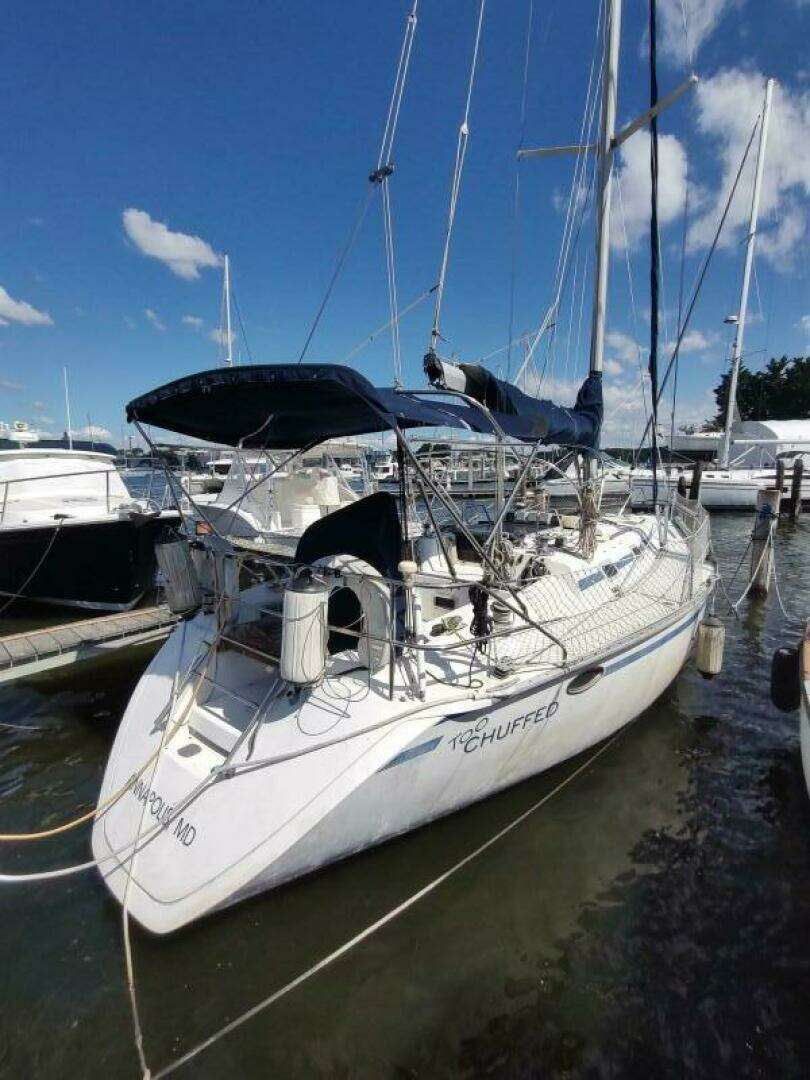 1987 Hunter 37 Legend - Image 2