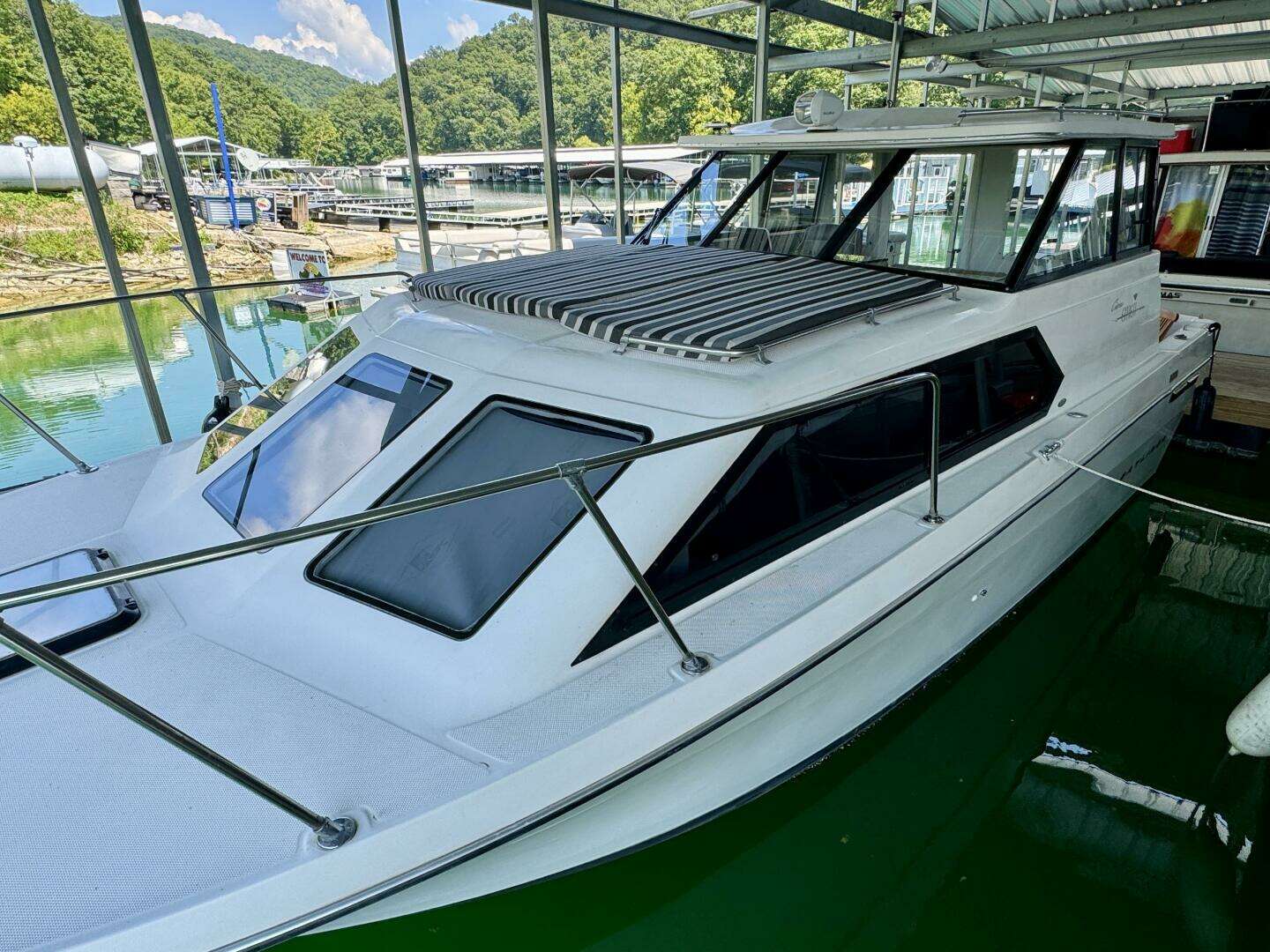 1997 Bayliner 2859 Ciera Express - Image 18