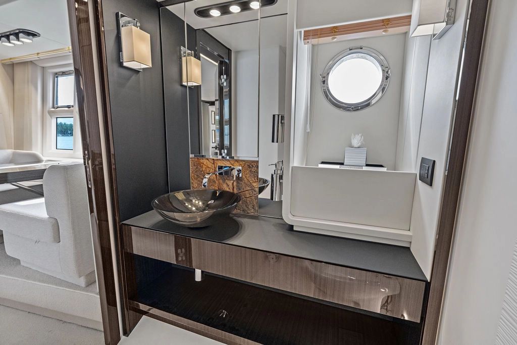 2018 Azimut 77S - 31