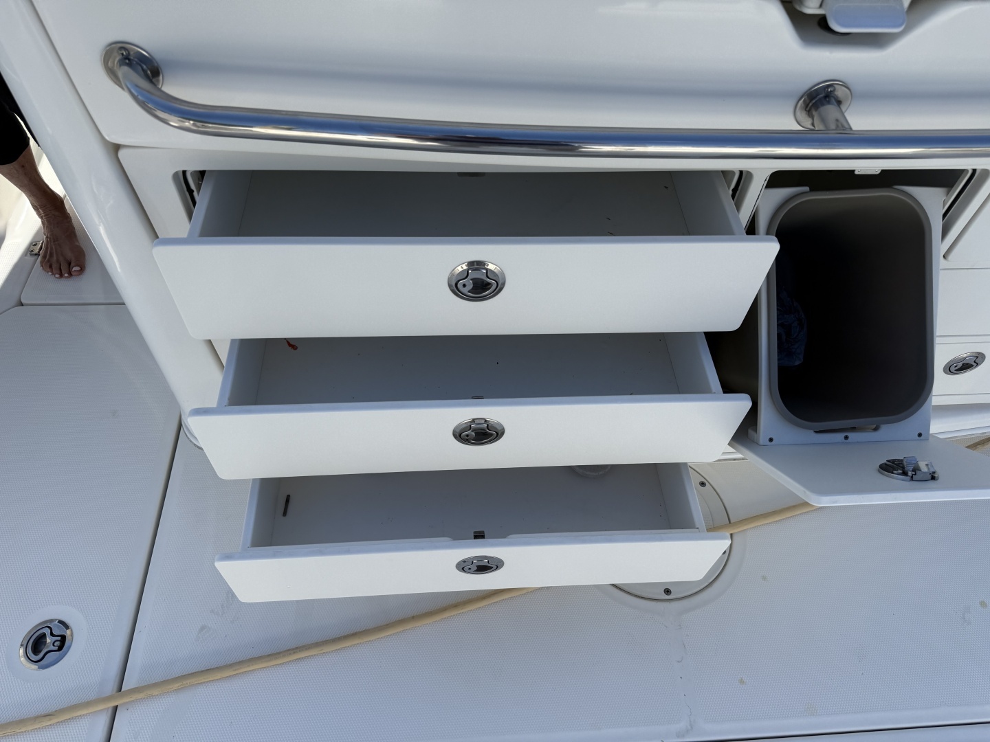 2016 Boston Whaler — - Image 10