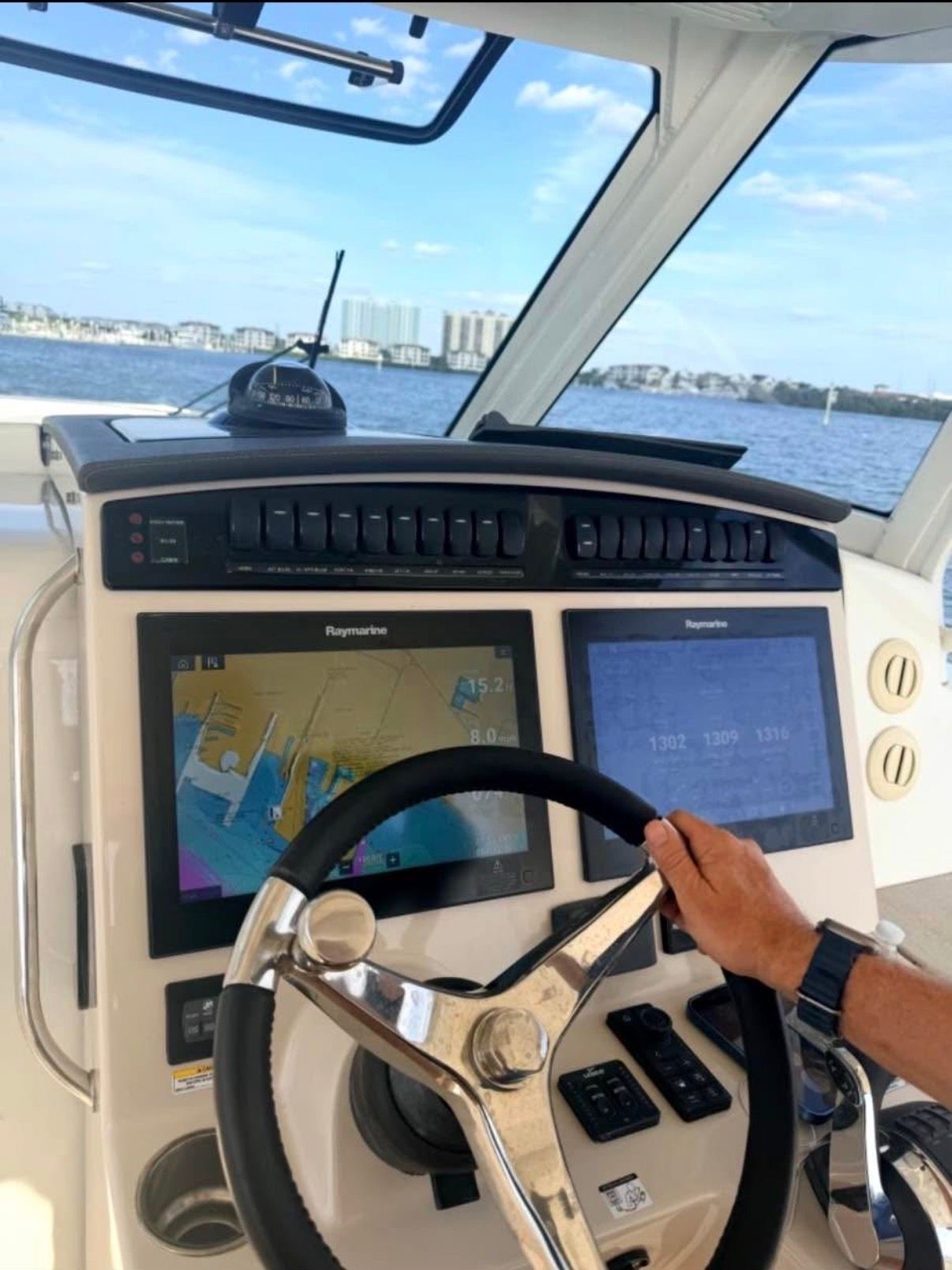 Boston Whaler 350 Realm 2019 helm with navigation system.