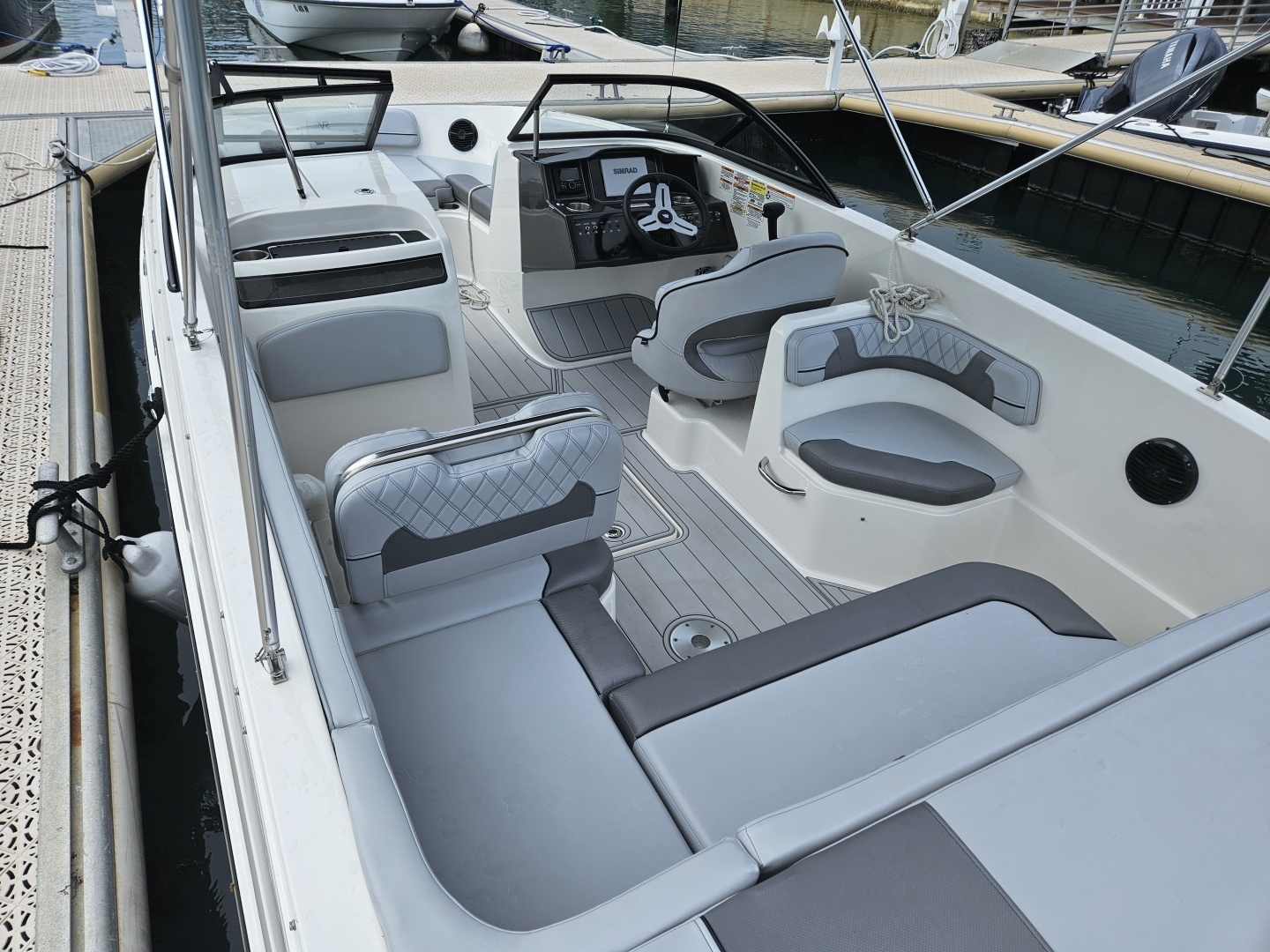 2024 Bayliner VR6 Bowrider OB - Image 4