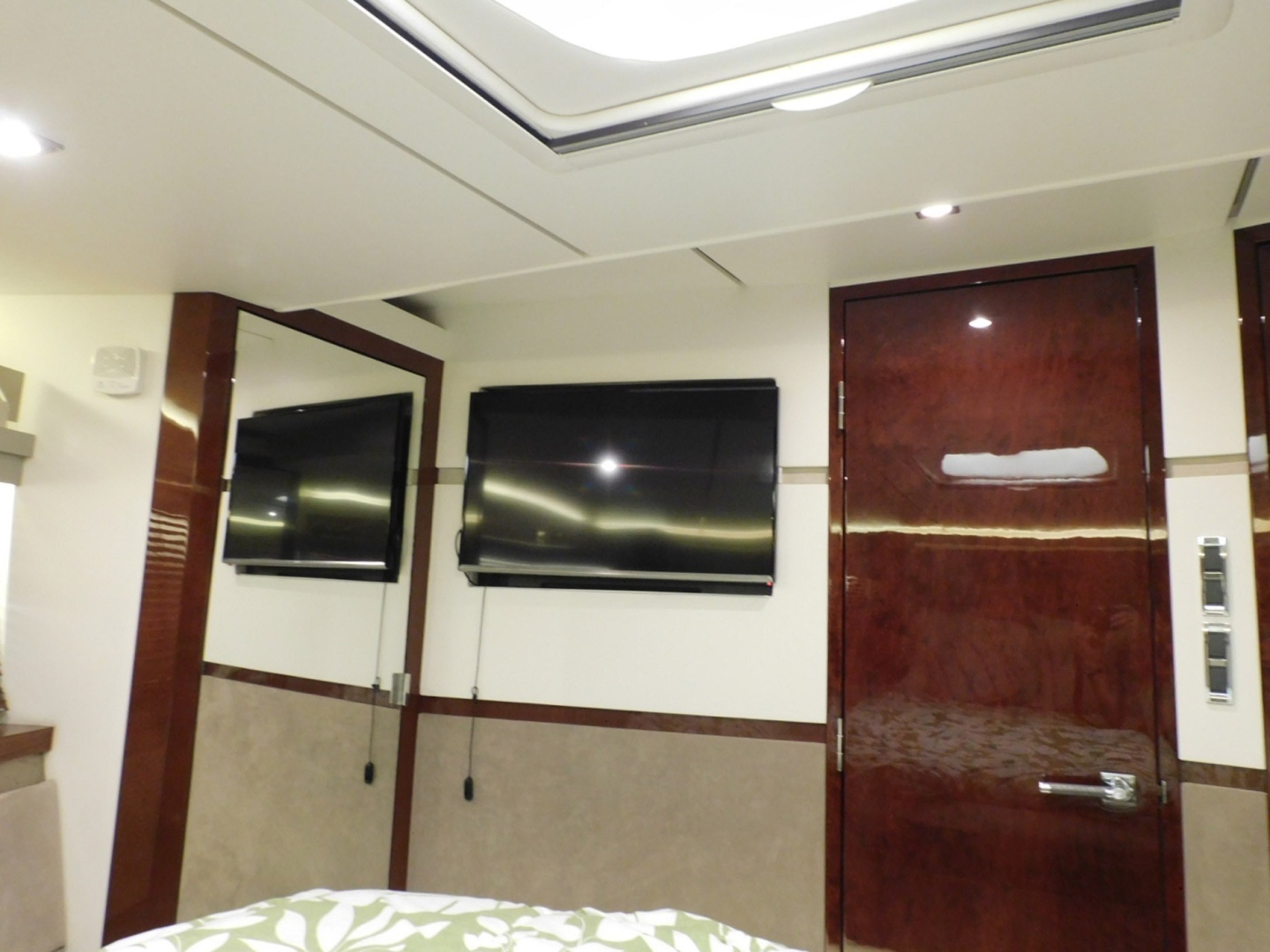 2019 Sea Ray 550L - Image 41