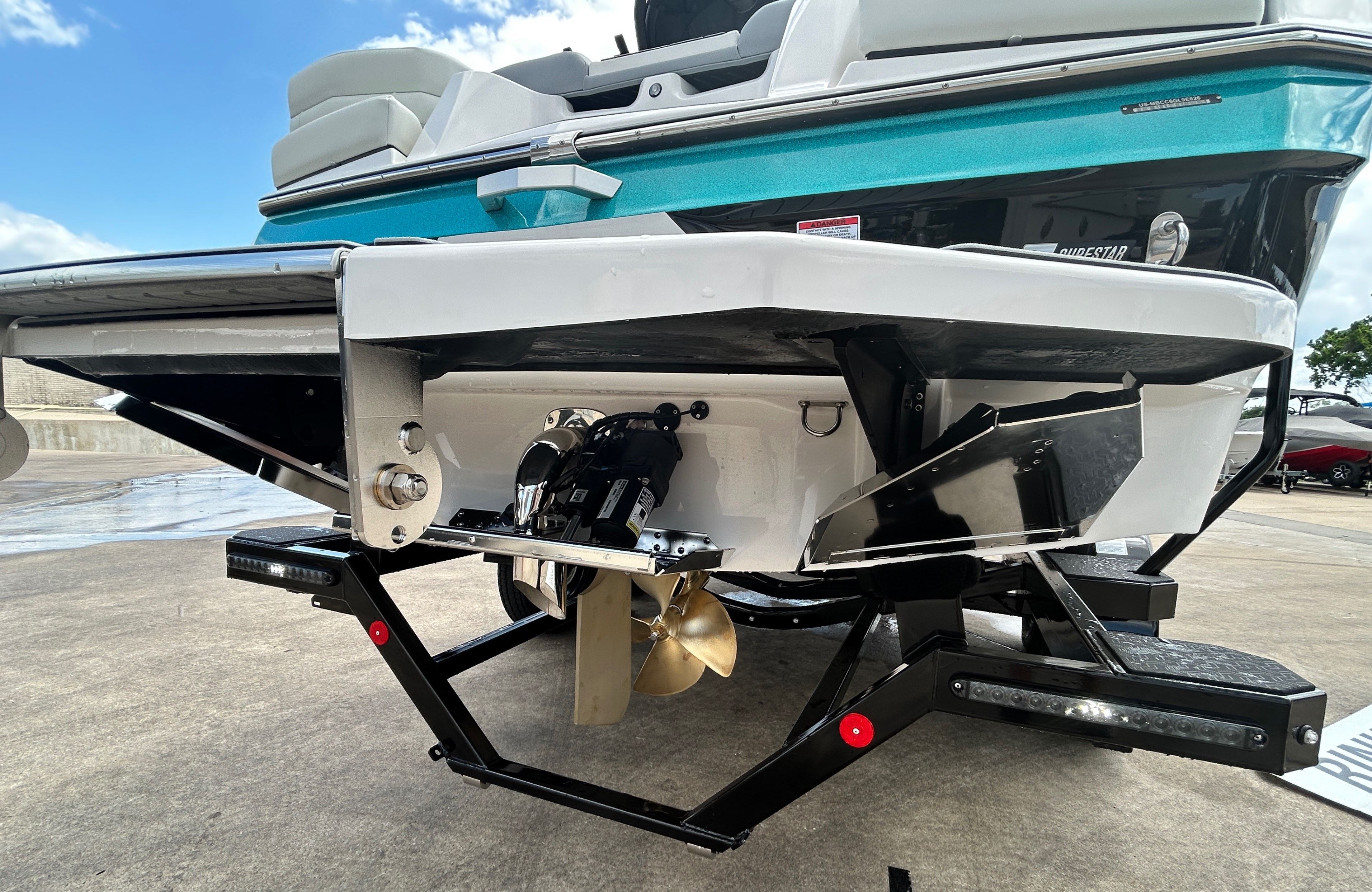 2026 MasterCraft XT22 - 15