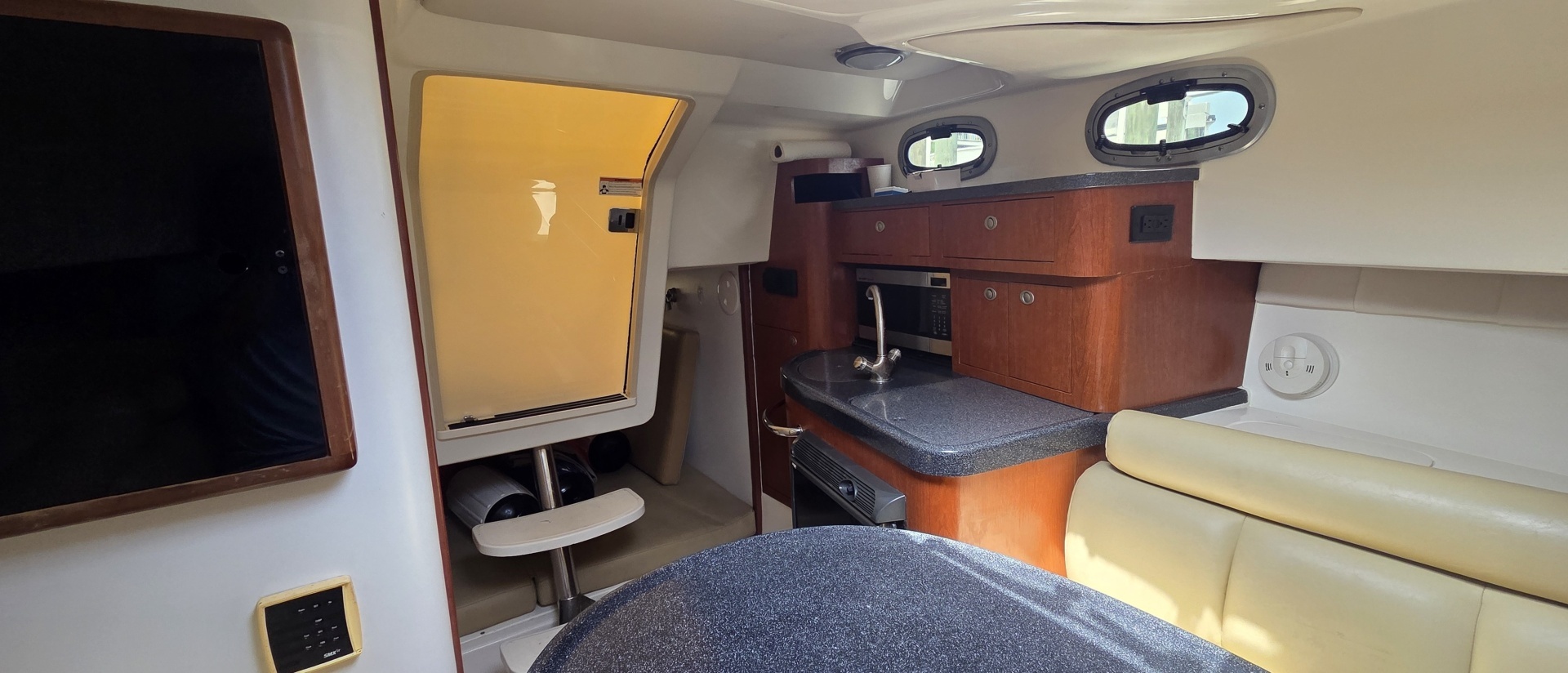 2007 Boston Whaler 305 Conquest - Image 49