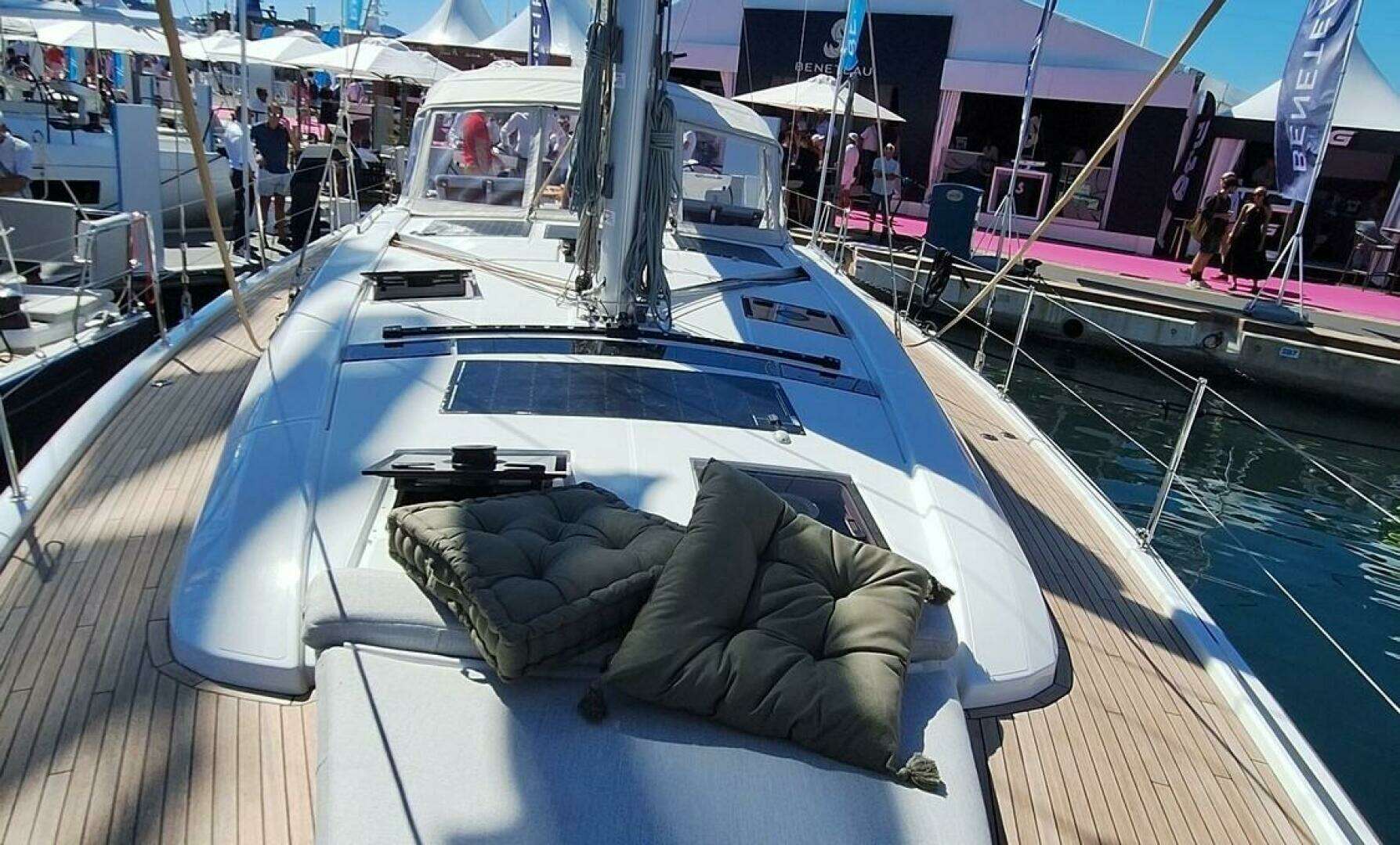 2026 Beneteau Oceanis 52 - Image 11