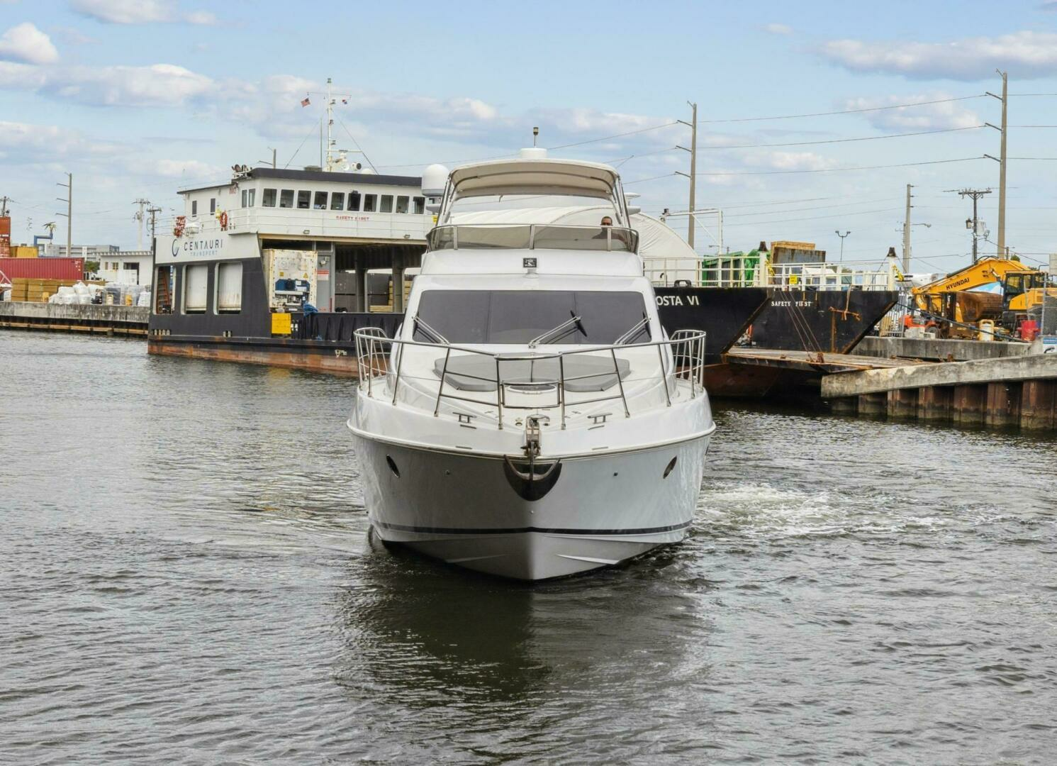 2005 Azimut 55 flybridge - Image 8