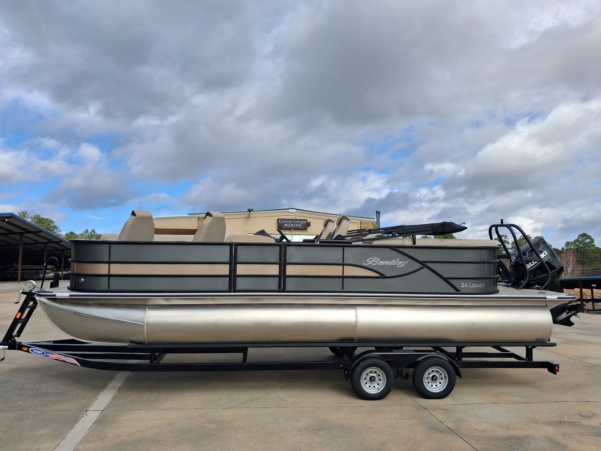 2026 Bentley Pontoons Legacy 240 DL Navigator