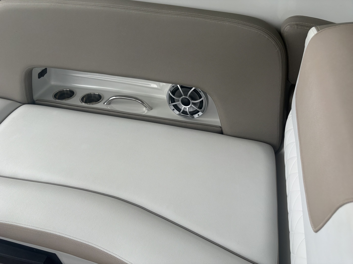 2018 Crownline Eclipse E30 - Image 74