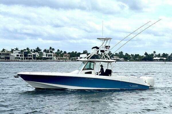 2013 Boston Whaler 370 Outrage