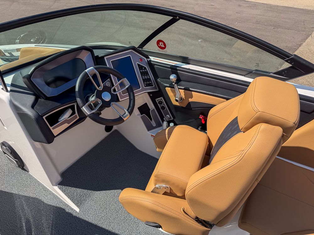 2022 MasterCraft XT24 - 19