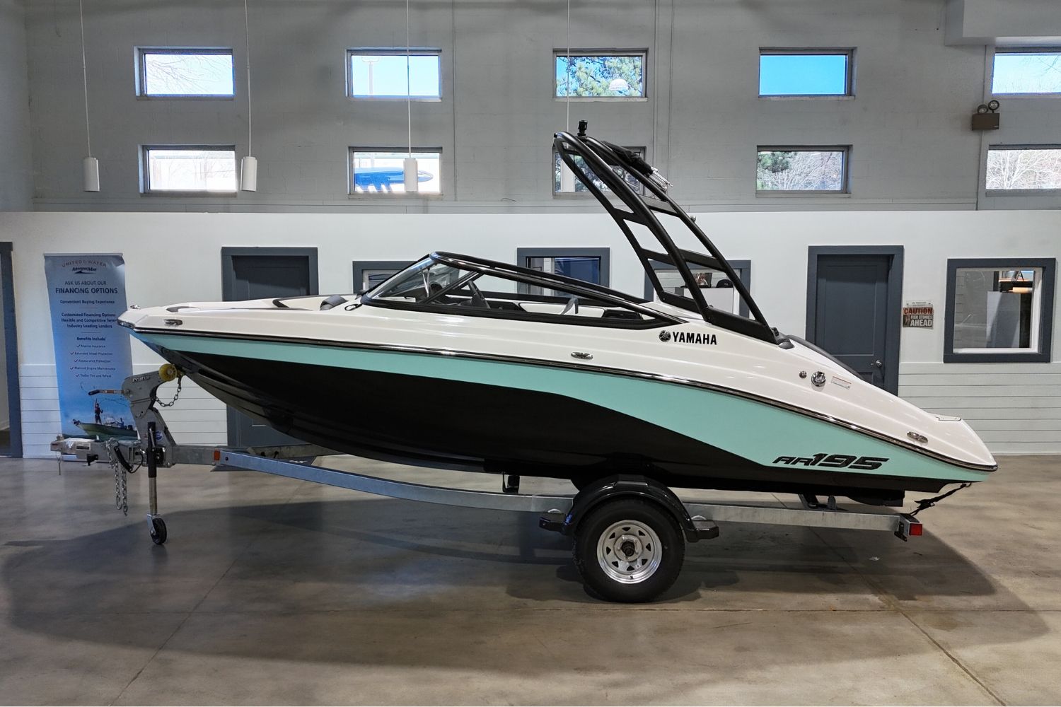 2026 Yamaha Boats AR195