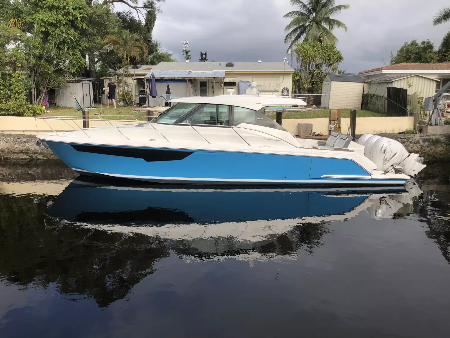 2021 Tiara Yachts 43 LE - Image 2