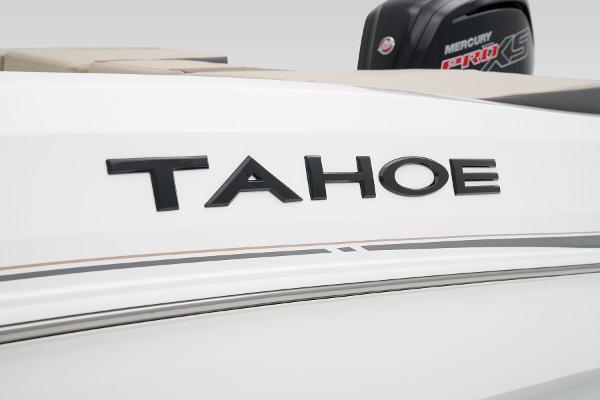 2025 Tahoe 185 S - 27