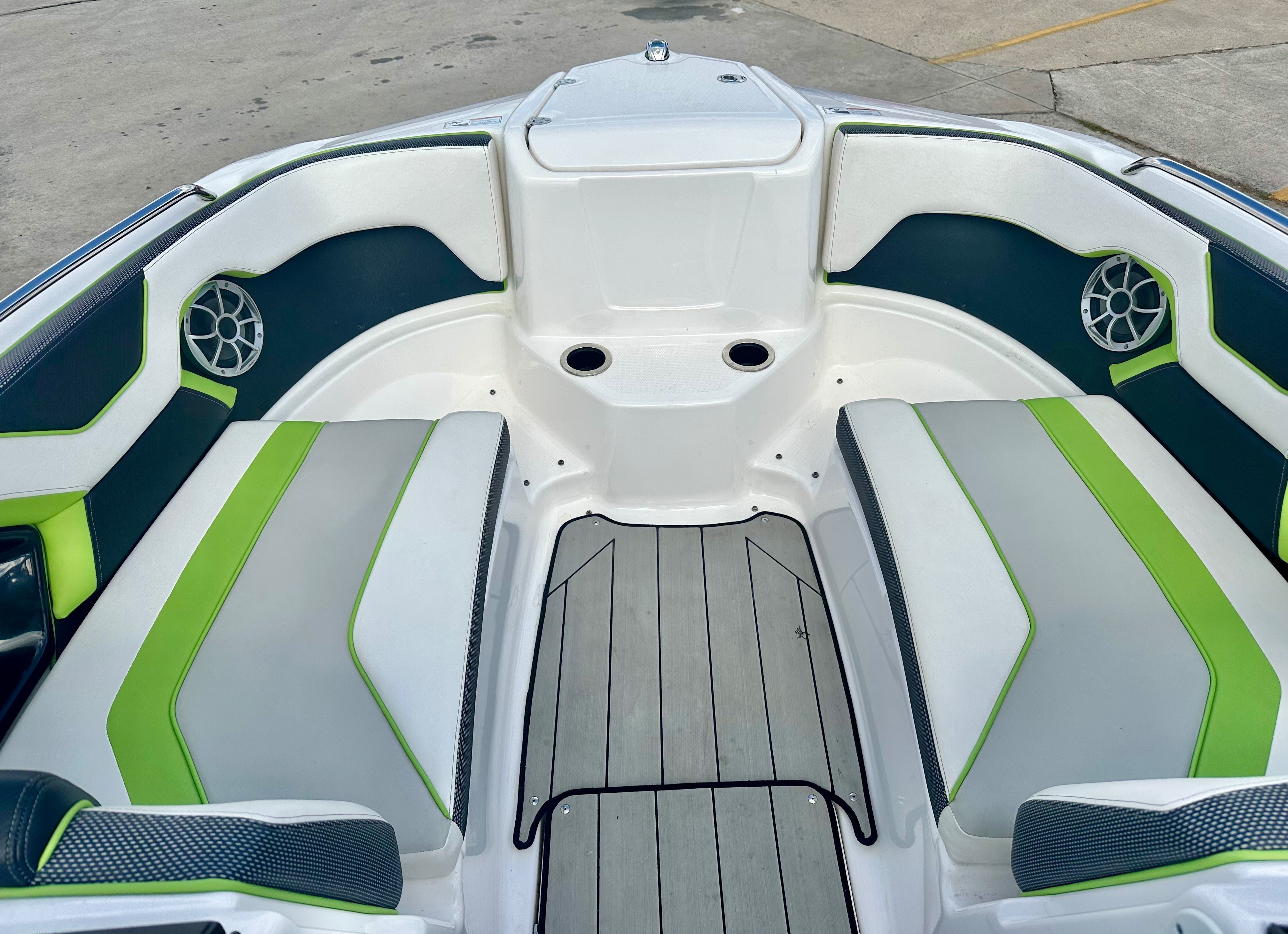 2022 Yamaha Boats 212XE - 7
