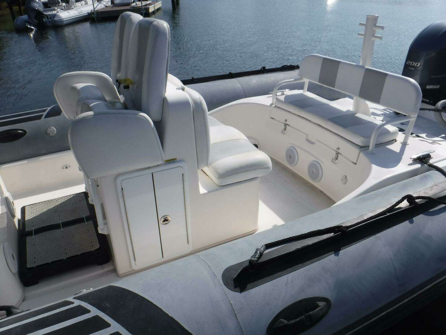 2015 Zodiac PRO 850 OPTIUM & Custom Trailer - Image 4