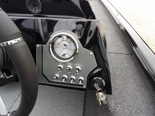 2026 Lund 1975 Renegade - 28
