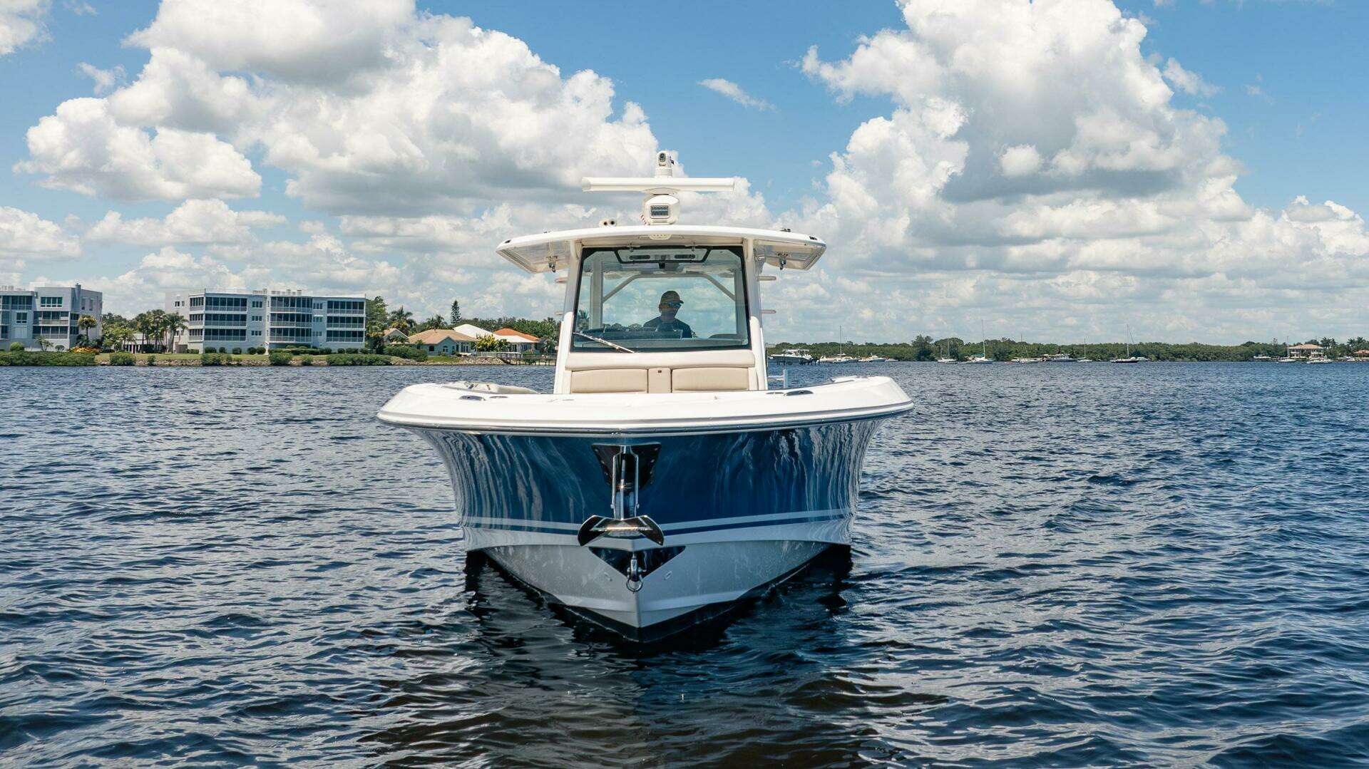 2018 Boston Whaler 380 Outrage - Image 3