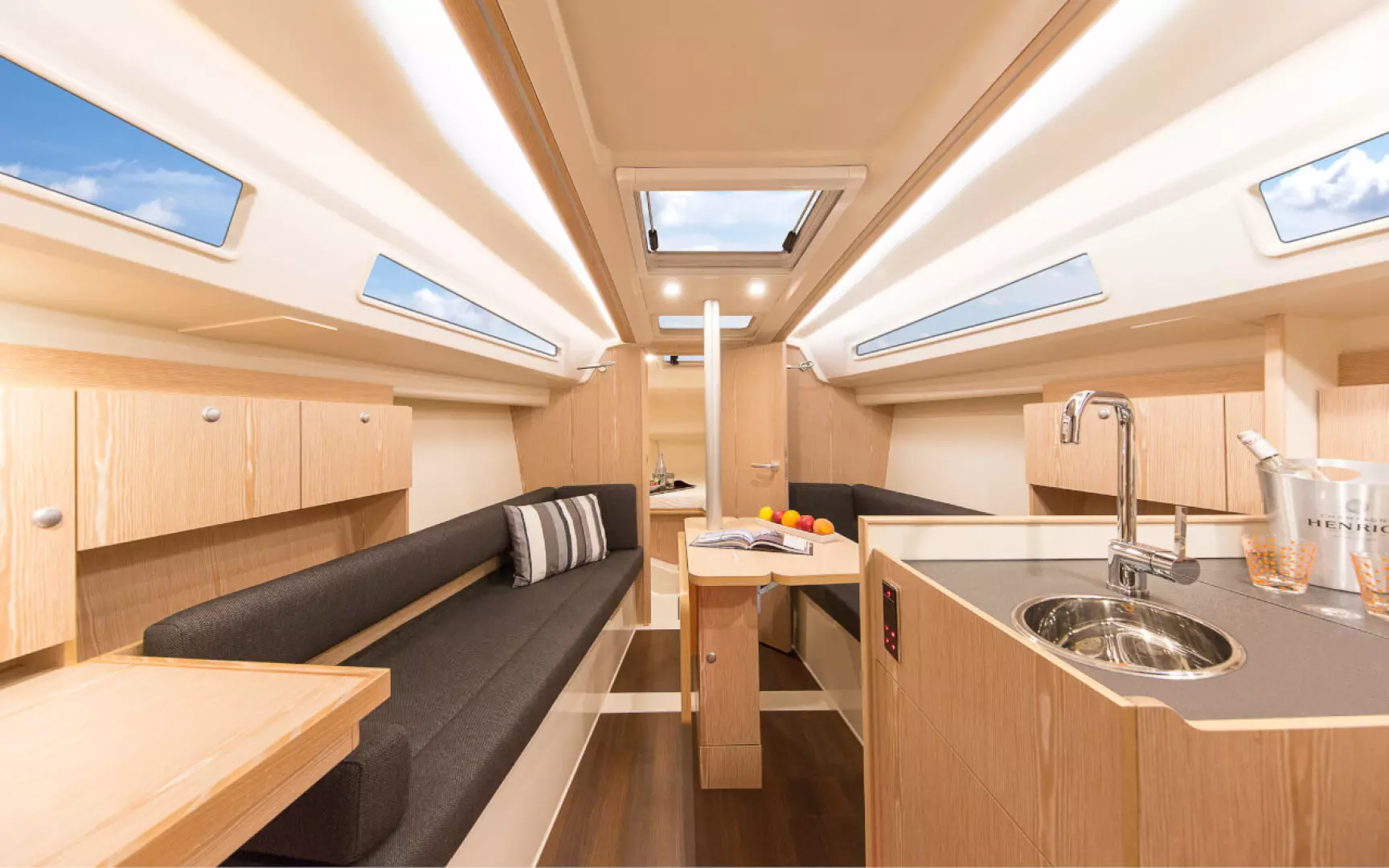 2025 Hanse 315 - Image 41