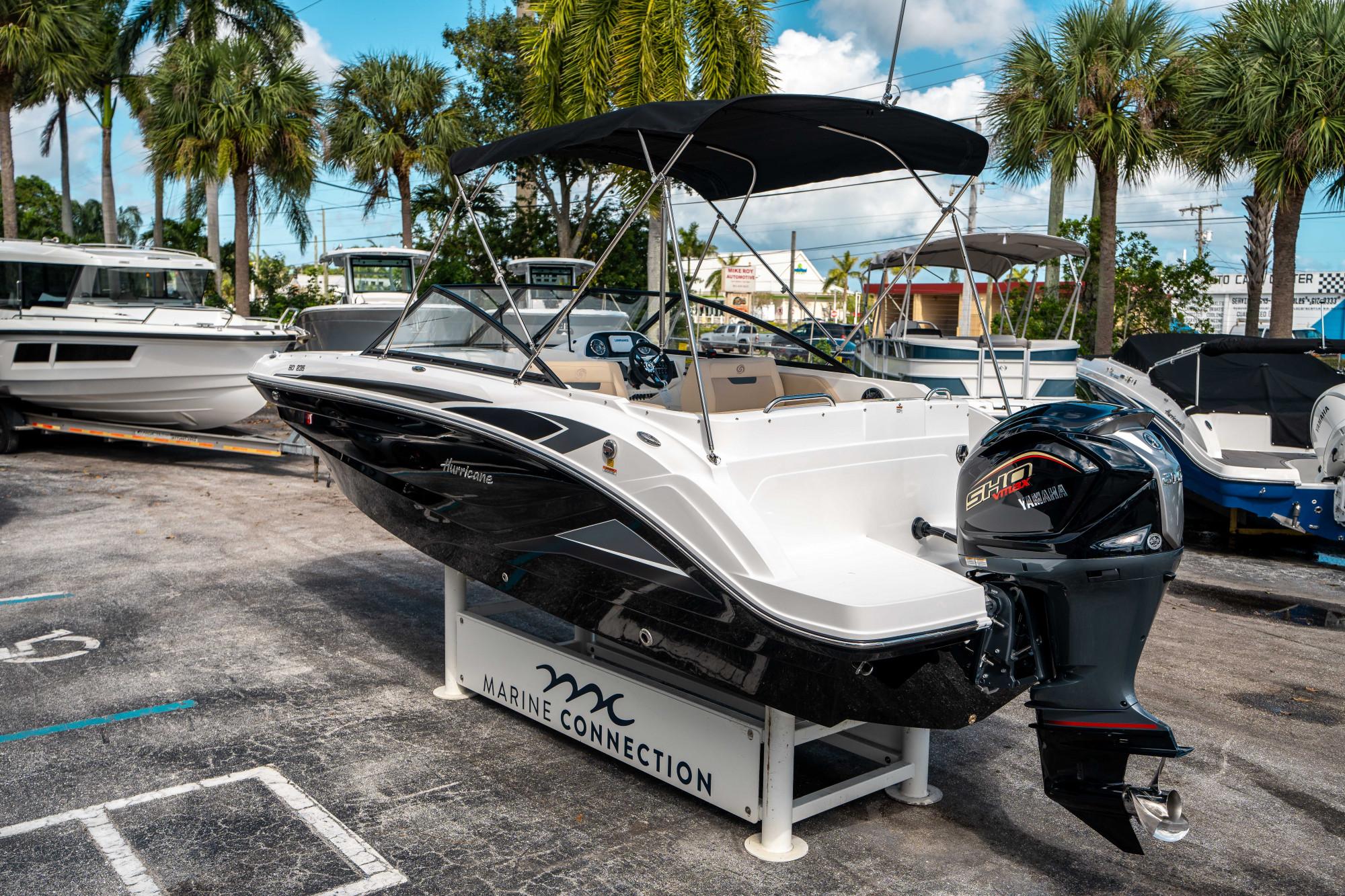 2025 Hurricane SunDeck 235 OB - 4
