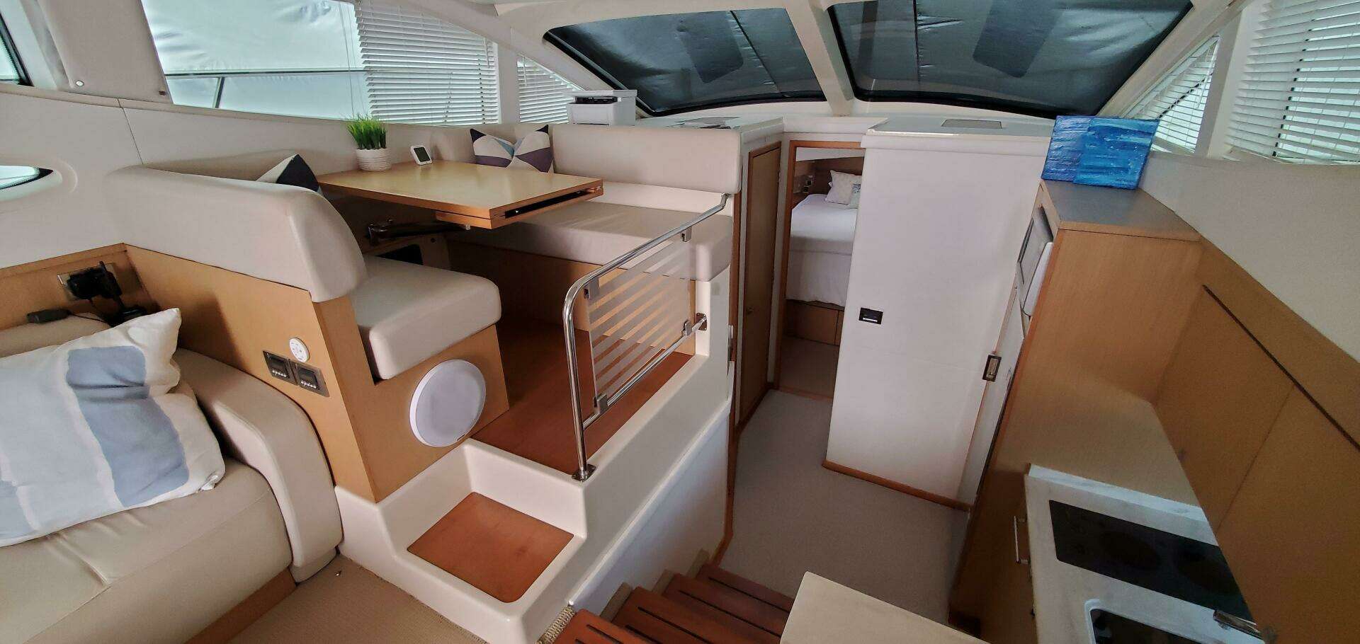 2012 Sea Ray 450 Sedan Bridge - Image 11