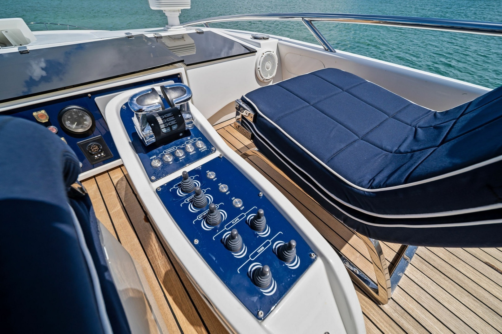 2013 Pershing 82 - Image 23
