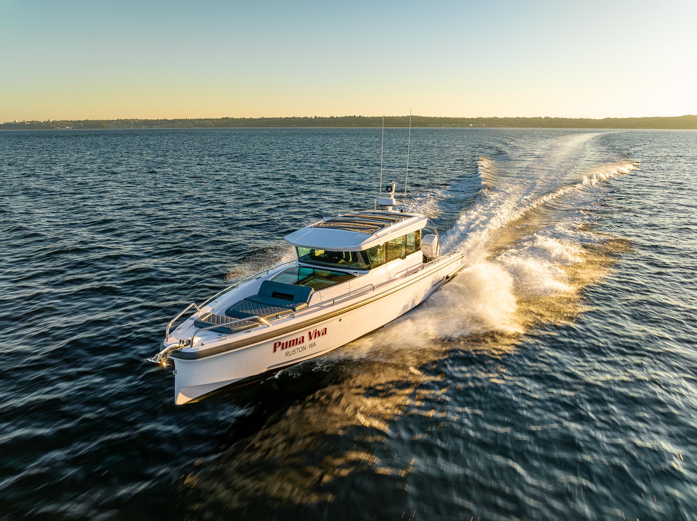 2022 Axopar 37 XC Cross Cabin