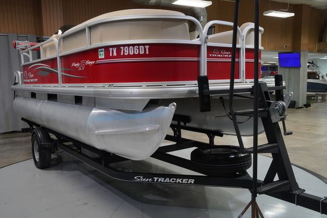 2017 Sun Tracker Party Barge 18 DLX - 4