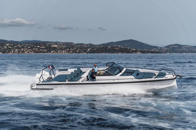 2027 Axopar 37 Spyder
