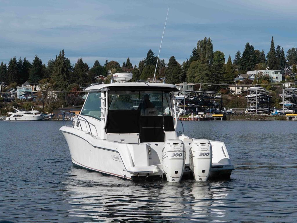 2017 Boston Whaler 315 Conquest - 7