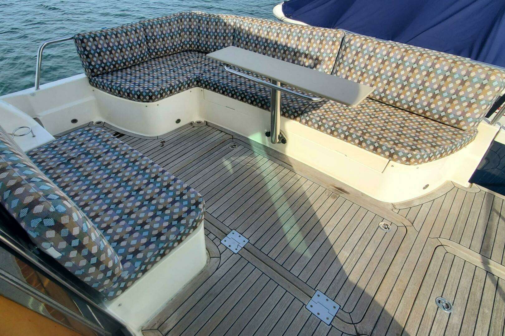 2012 Sabre 48 Salon Express - Image 11