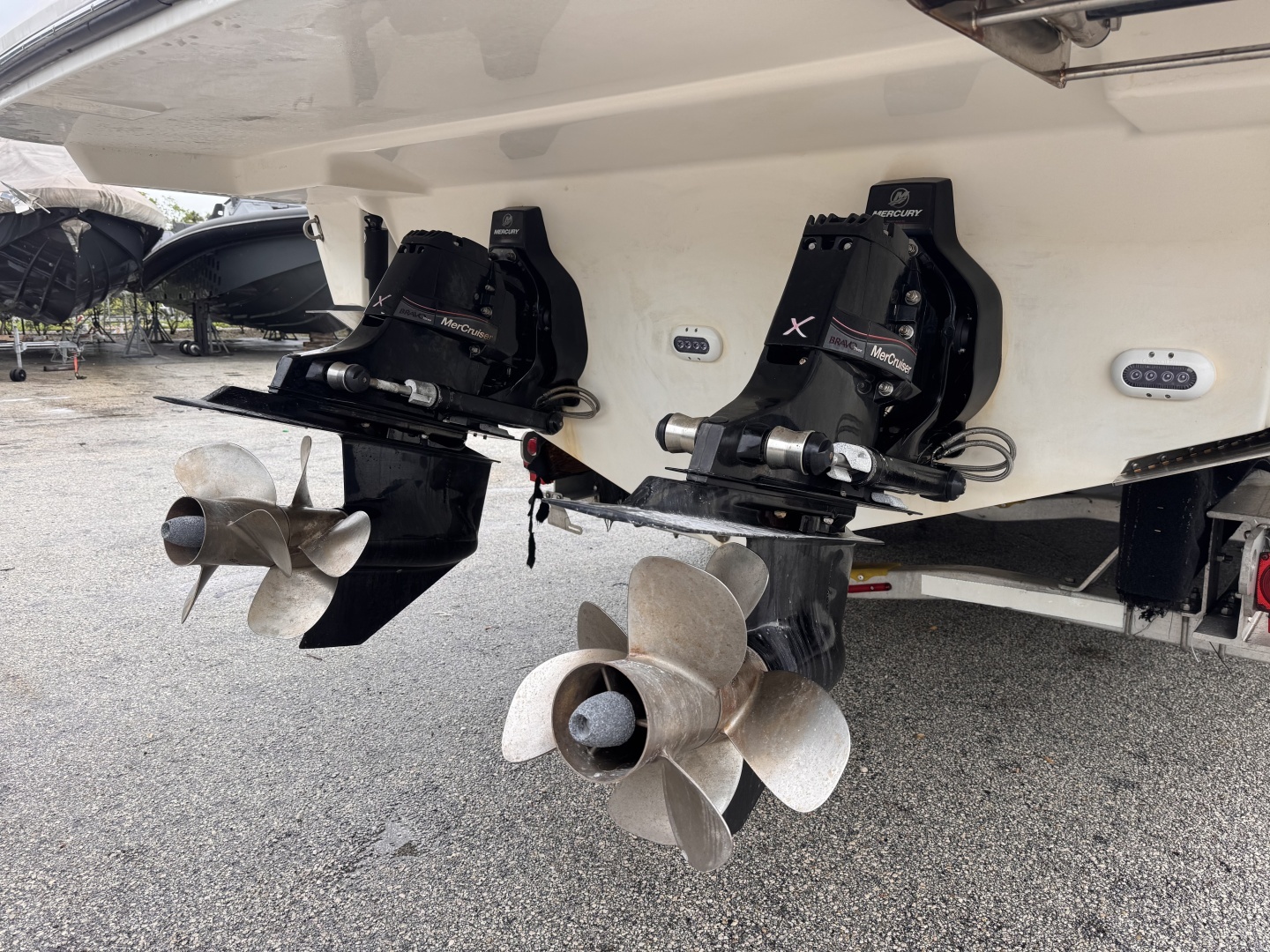 2016 Sea Ray 350 SLX - Image 7