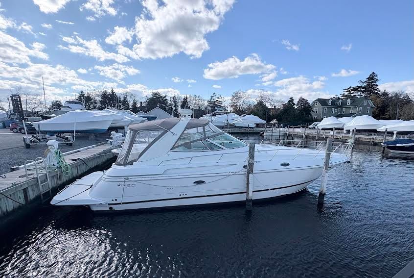 2001 Cruisers Yachts 3870