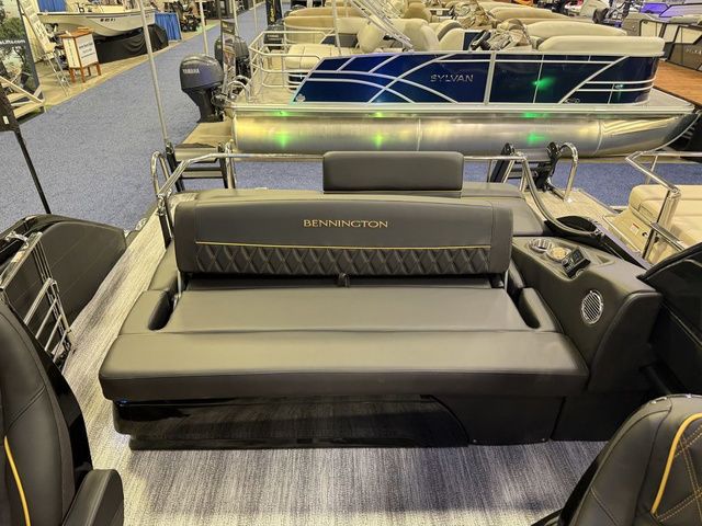 2026 Bennington QX Swingback 25 QXSBA Tritoon - 24