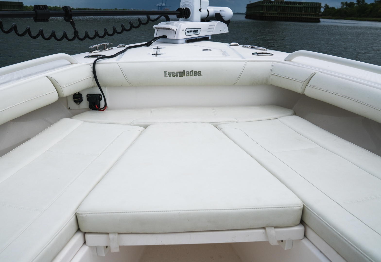 2020 Everglades 253CC - Image 8