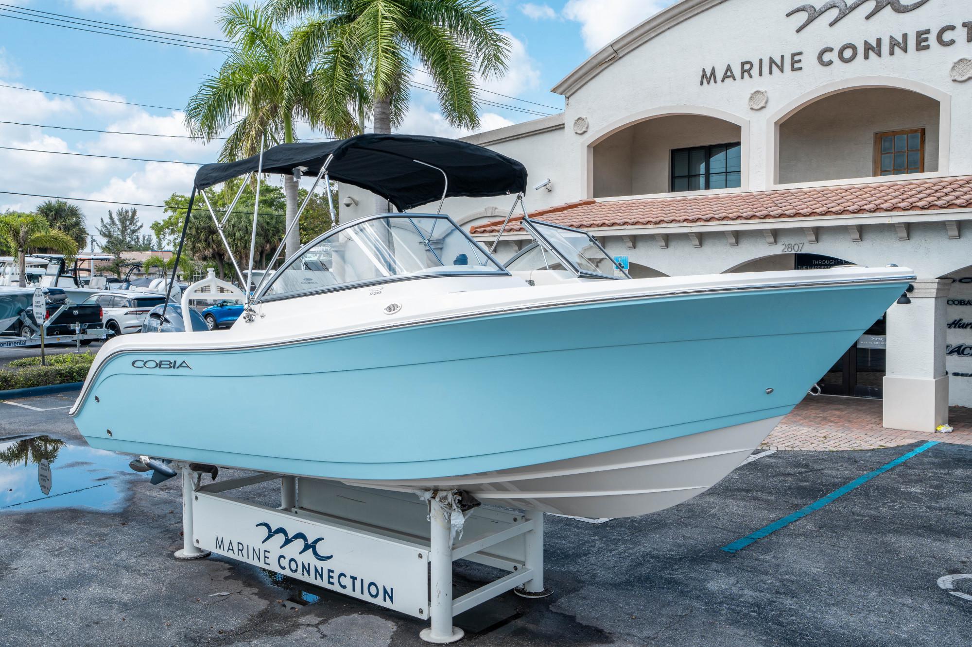2024 Cobia 220 Dual Console - 8