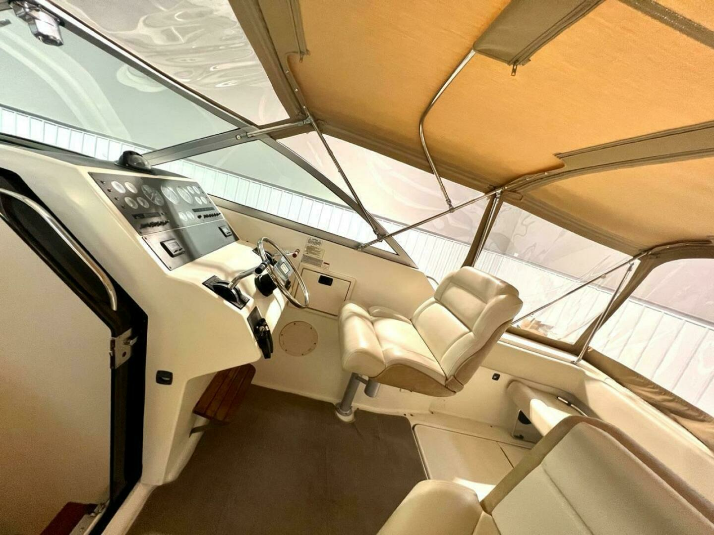 1988 Tiara Sport 310 Sport Cruiser - Image 3