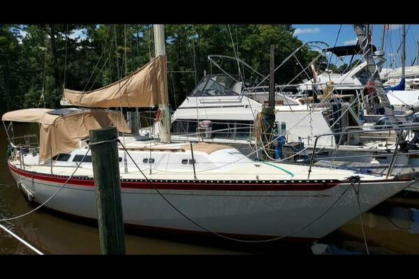 1977 Islander 36