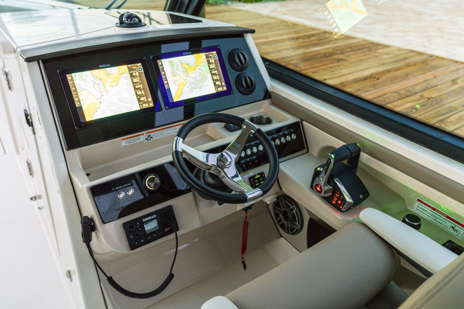 2026 Boston Whaler 330 Vantage - 24