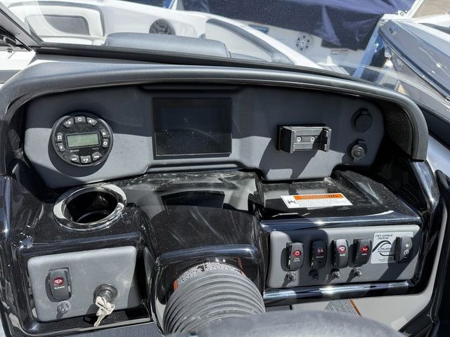 2026 Yamaha Boats AR195 - 21
