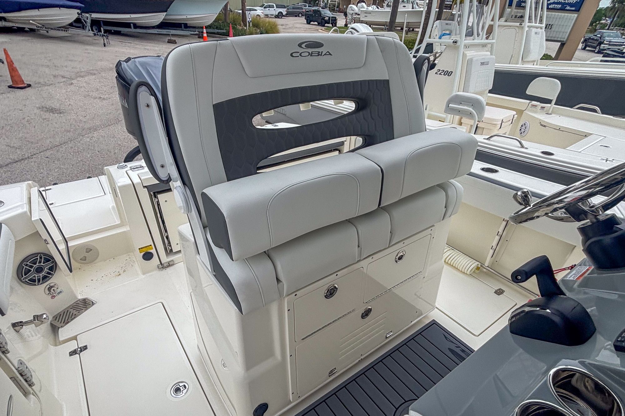 2026 Cobia 245 Center Console - 8