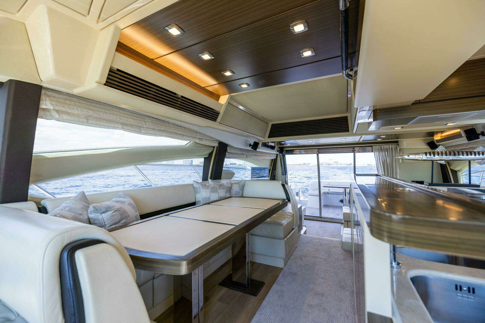 2015 Azimut 64 Flybridge - Image 5