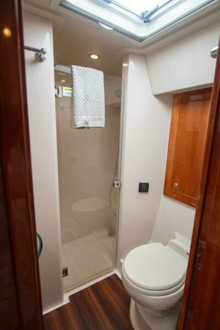 2012 Riviera 50 Sport Yacht - Image 11